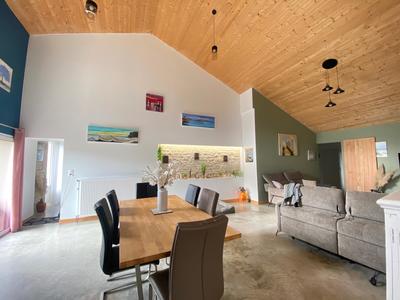 Maison - 247 m² - 7 pièces