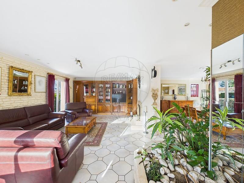 Villa - 177 m² - 6 pièces