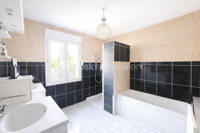 Pavillon - 150 m² - 8 pièces