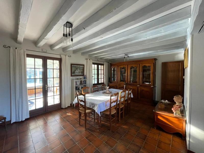 Maison - 205 m² - 7 pièces