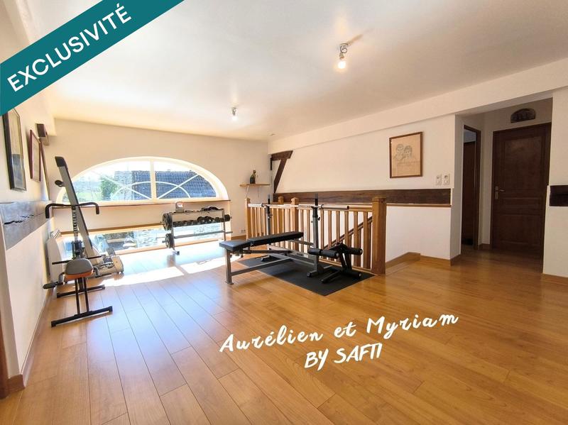 Maison - 210 m² - 7 pièces