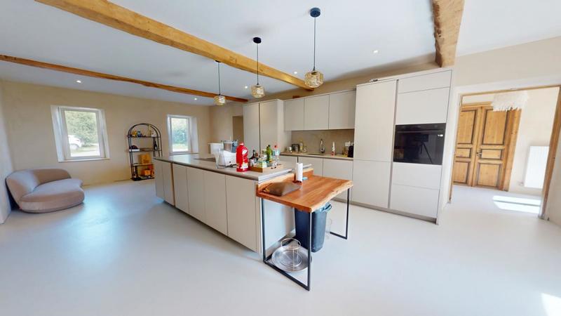 Propriété - 373 m² - 10 pièces