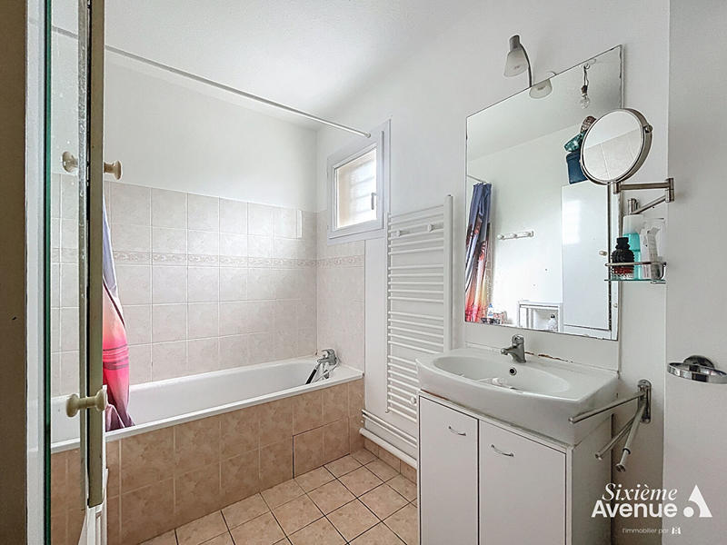 Maison - 111 m² - 6 pièces