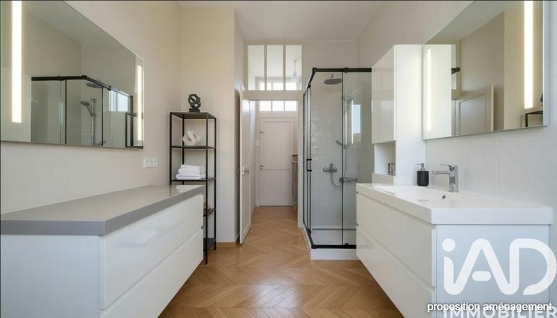 Maison - 250 m² - 9 pièces