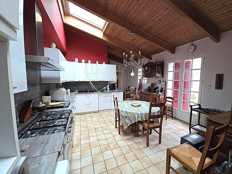 Maison ancienne - 296 m² - 8 pièces