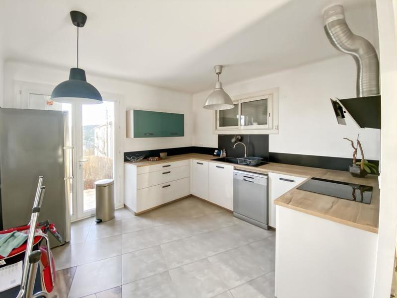 Maison - 92 m² - 4 pièces