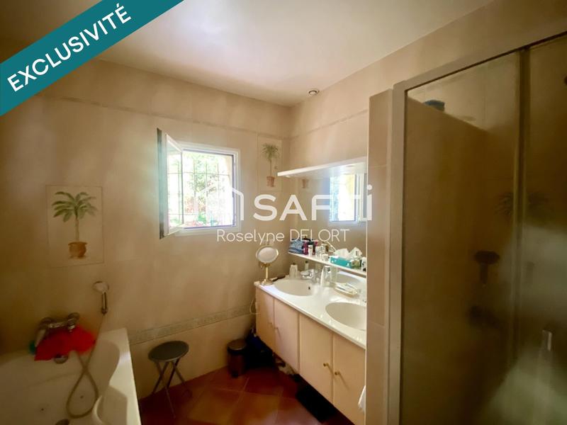 Maison - 223 m² - 8 pièces