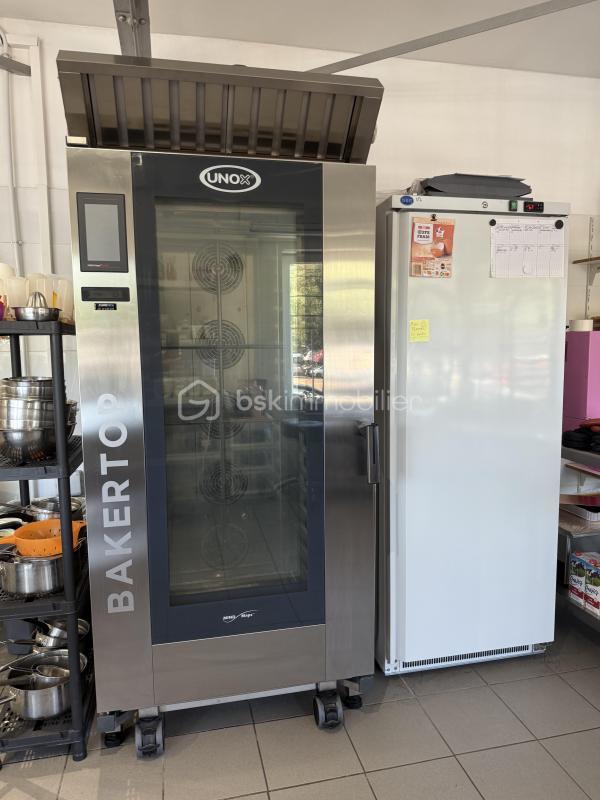 Local commercial - 135 m² - 4 pièces