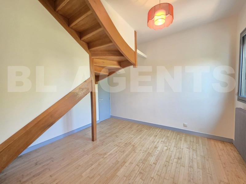 Maison - 240 m² - 6 pièces