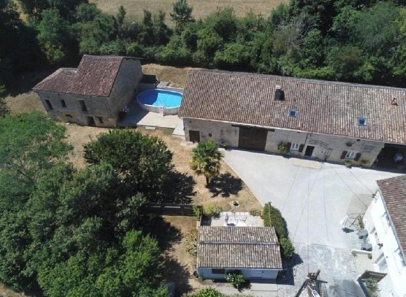 Maison - 240 m² - 9 pièces