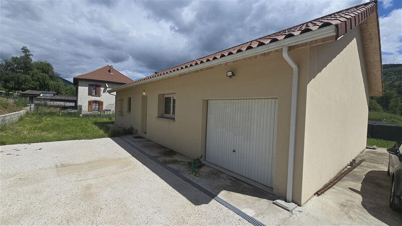 Maison - 92 m² - 4 pièces