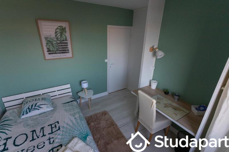 Chambre - 10 m² - 1 pièce