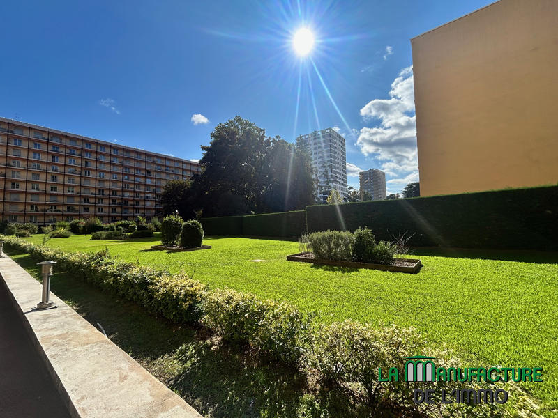 Appartement - 144 m² - 5 pièces