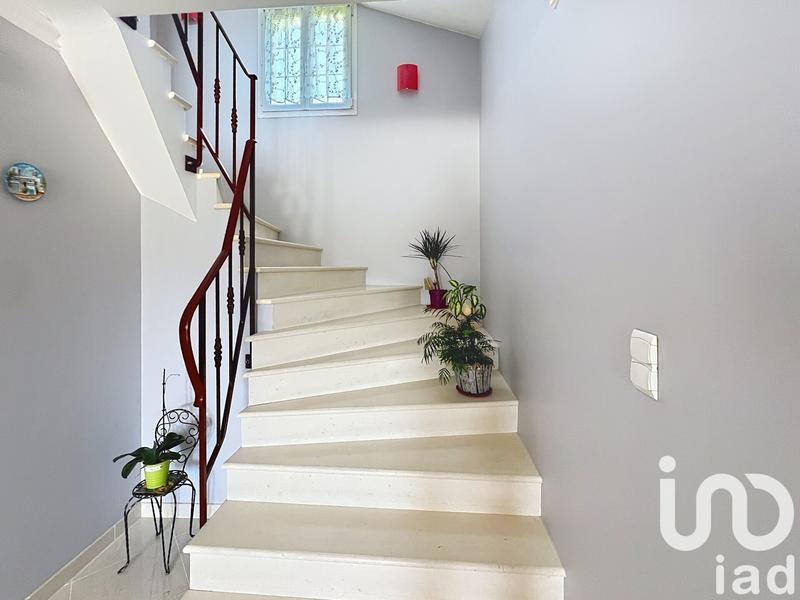 Maison - 281 m² - 10 pièces