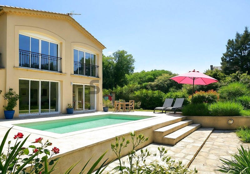 Villa - 227 m² - 10 pièces