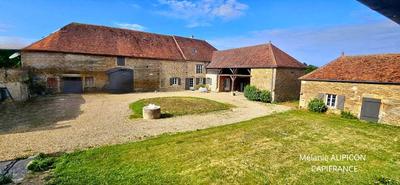 Corps de ferme - 368 m² - 11 pièces