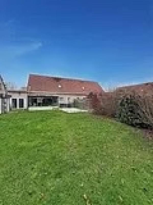 Maison - 96 m² - 6 pièces