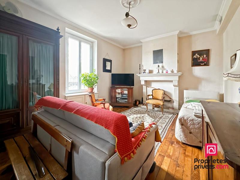 Maison - 200 m² - 8 pièces