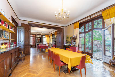 Propriété - 641 m² - 12 pièces