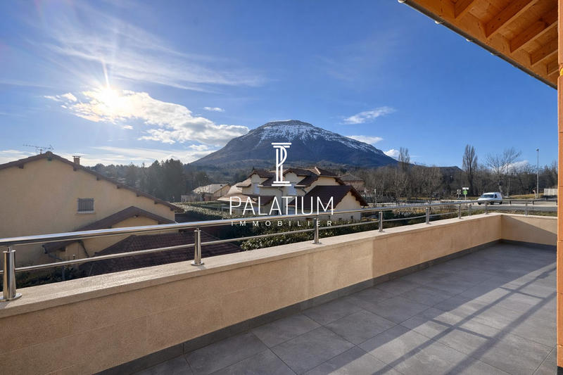 Maison - 99 m² - 4 pièces