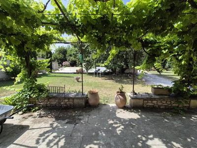 Maison - 250 m² - 7 pièces