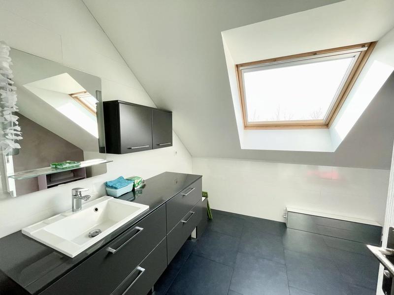 Maison - 230 m² - 7 pièces