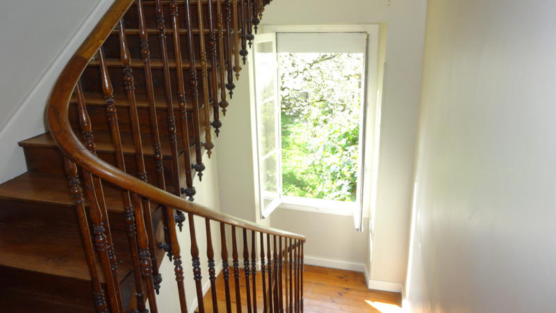 Maison - 258 m² - 11 pièces