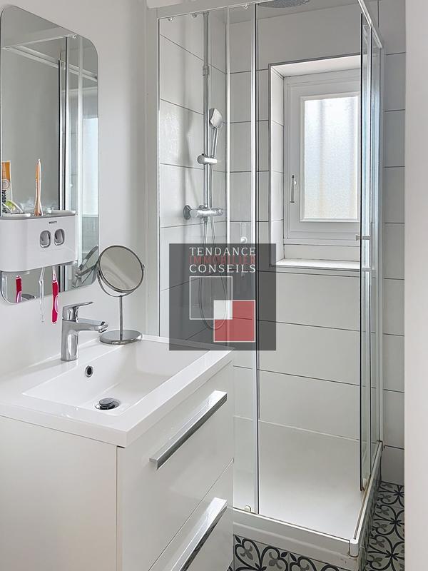 Maison - 300 m² - 13 pièces