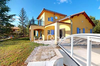 Villa - 140 m² - 5 pièces