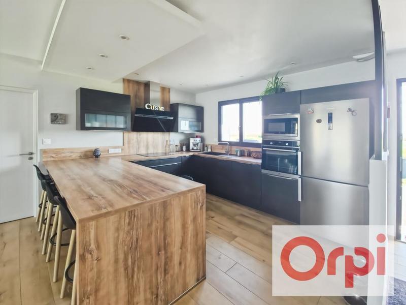 Maison - 93 m² - 4 pièces