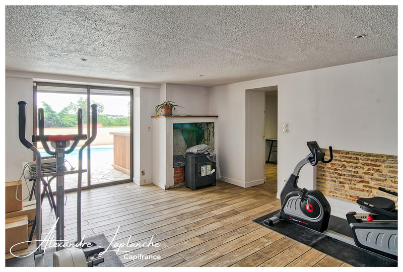 Maison - 177 m² - 7 pièces