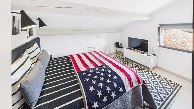 Maison - 283 m² - 5 pièces