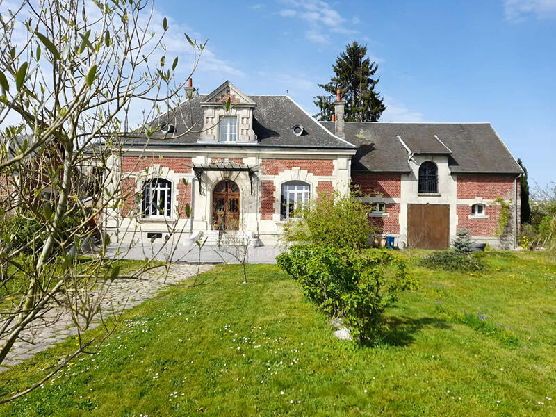 Maison - 260 m² - 11 pièces