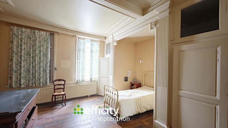 Maison - 320 m² - 10 pièces