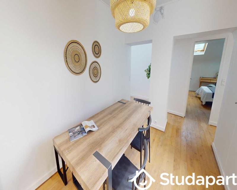 Chambre - 160 m² - 1 pièce