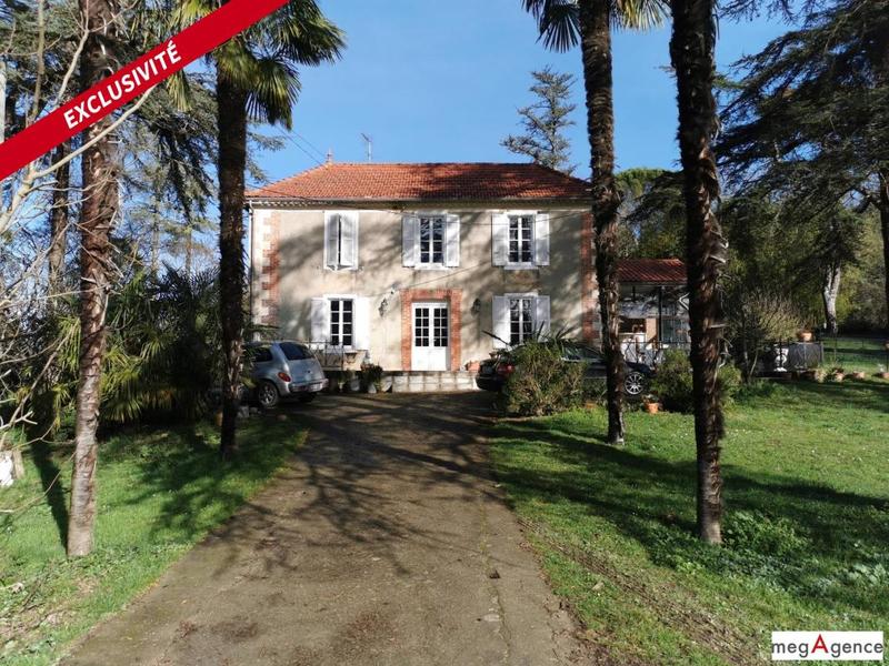 Maison de ville - 226 m² - 8 pièces