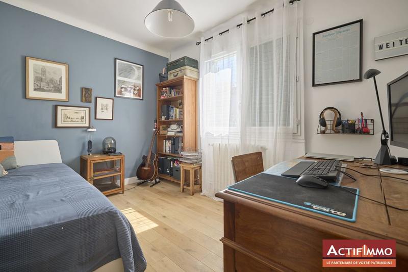 Maison - 250 m² - 7 pièces