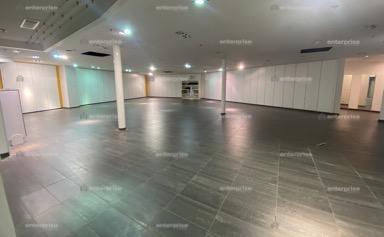 Local commercial - 741 m²