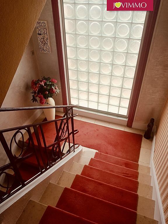 Maison - 285 m² - 9 pièces