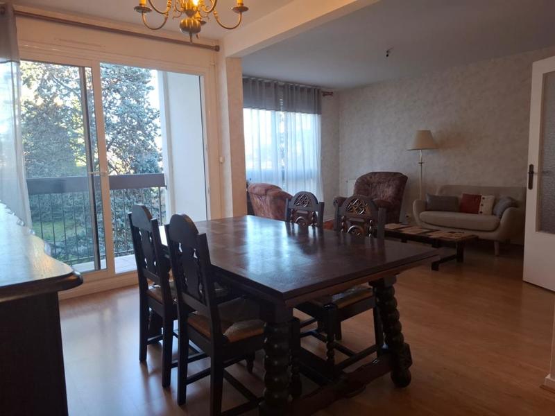 Appartement - 90 m² - 5 pièces