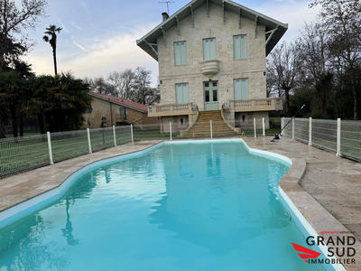 Maison - 207 m² - 7 pièces