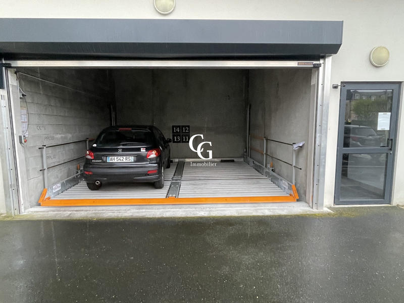 Parking / Garage - 12 m²