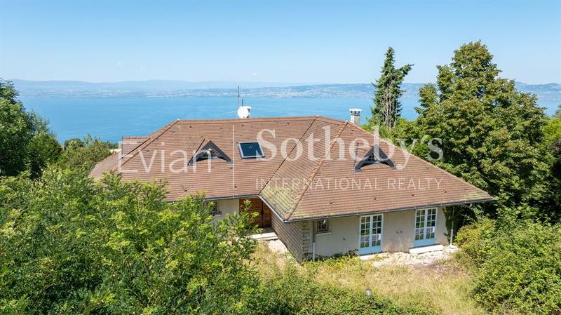 Maison - 230 m² - 8 pièces