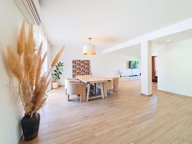 Maison - 186 m² - 5 pièces