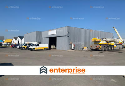 Entrepôt - 1 150 m²