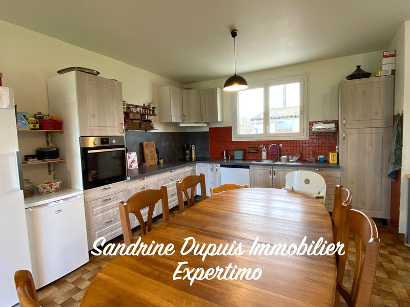 Maison - 205 m² - 9 pièces