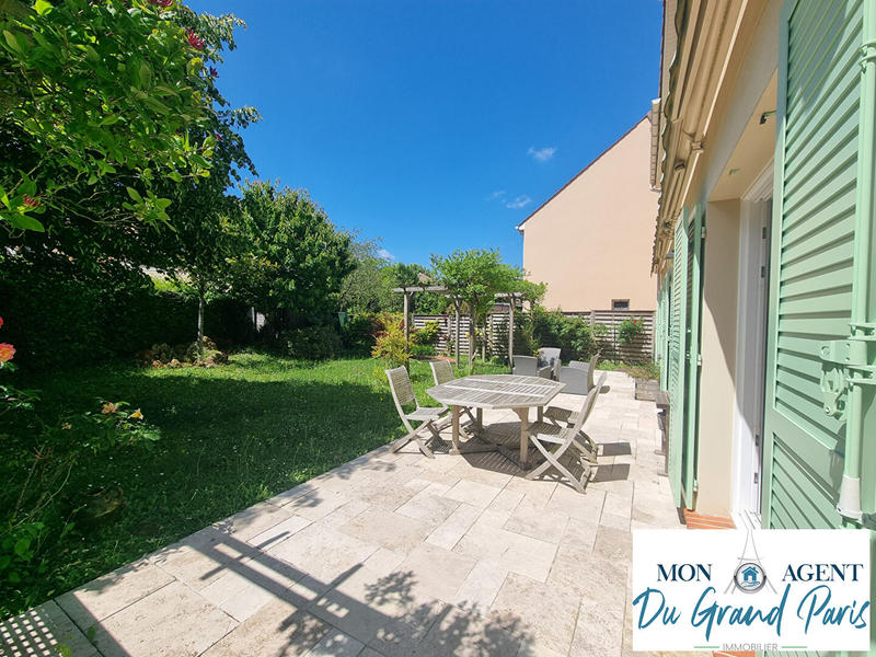 Maison - 158 m² - 8 pièces