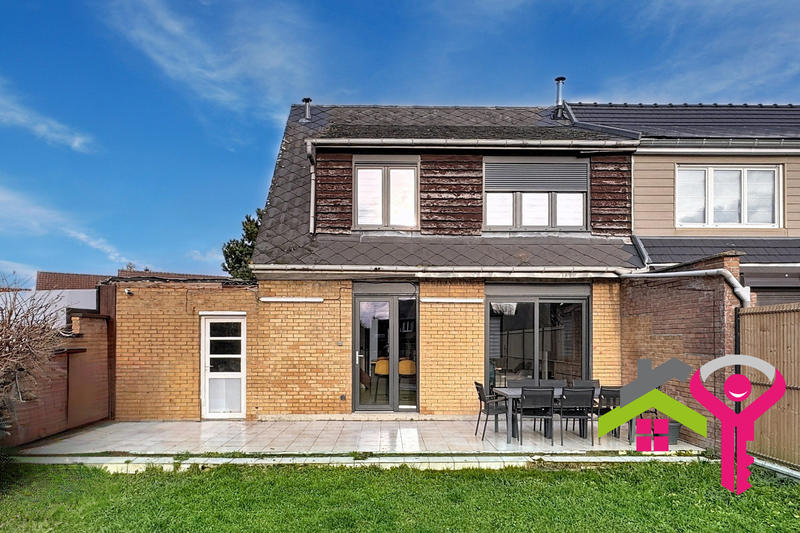 Maison - 96 m² - 4 pièces