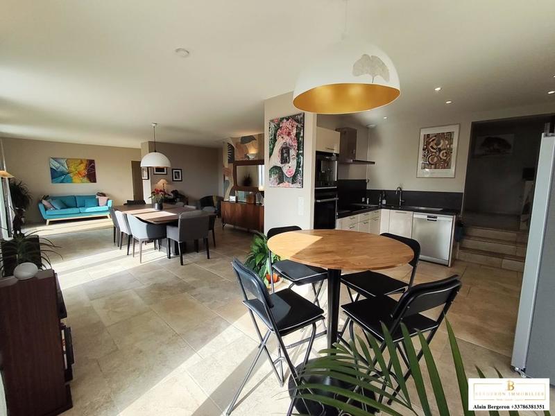 Villa - 196 m² - 5 pièces