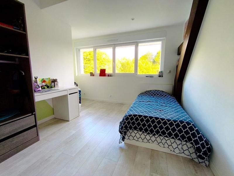 Maison - 280 m² - 10 pièces